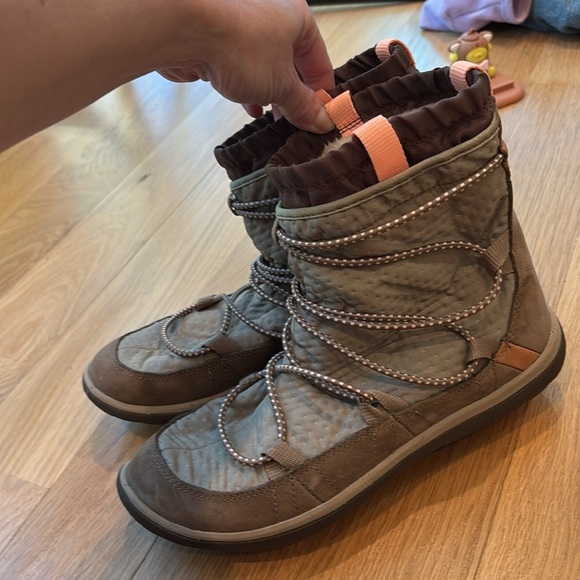 Clark’s Women’s Boots Aria Frost Ankle Faux Fur Lined Size 7 - Picture 2 of 8